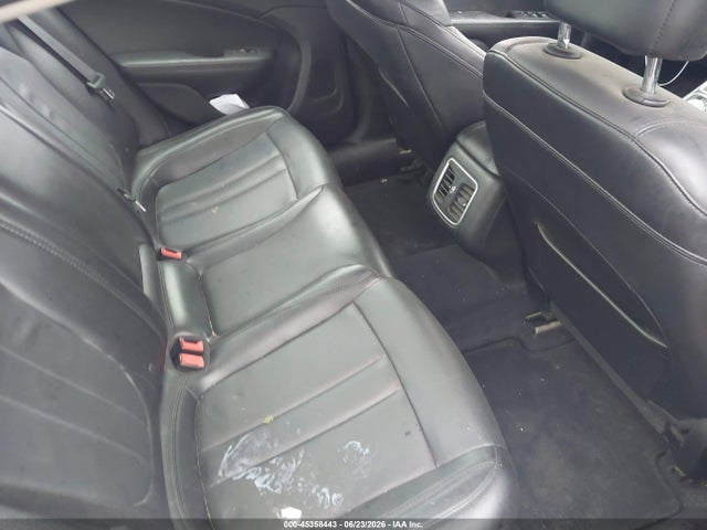 45358443 :رقم المزاد ، 1C3CCCCB5FN525901 vin ، 2015 Chrysler 200 C مزاد بيع