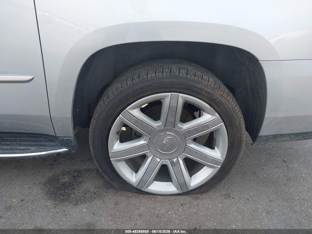 45358509 :رقم المزاد ، 1GYS4HKJ1JR344025 vin ، 2018 Cadillac Escalade Esv Luxury مزاد بيع
