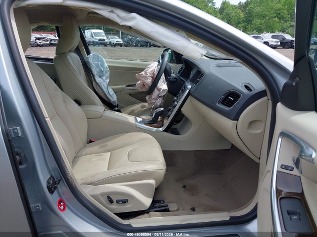 2013 Volvo S60 T5/t5 Platinum/t5 Premier/t5 Premier Plus მანქანა იყიდება აუქციონზე, vin: YV1612FS2D2187175, აუქციონის ნომერი: 45358594