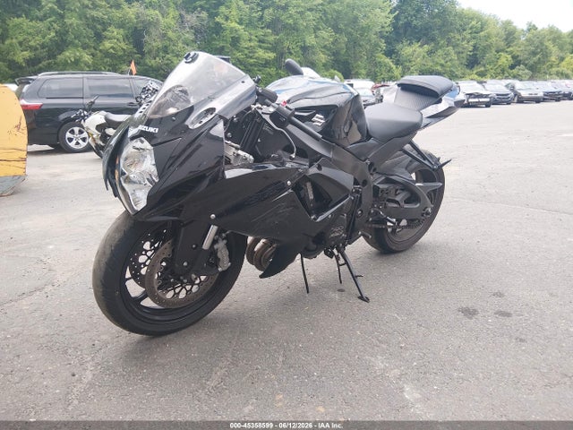 Suzuki GSX-R600 2020 JS1GN7FA3L7100303 Image 2