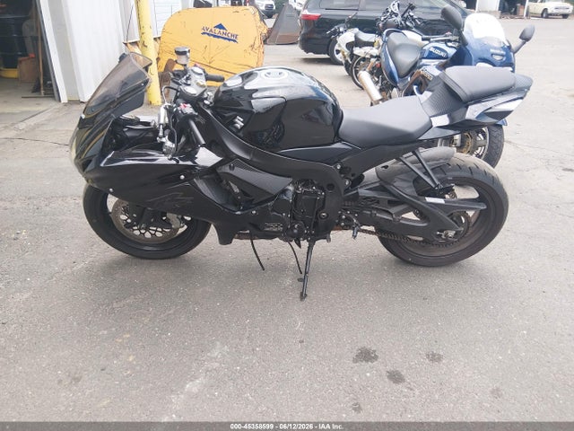 Suzuki GSX-R600 2020 JS1GN7FA3L7100303 Image 13
