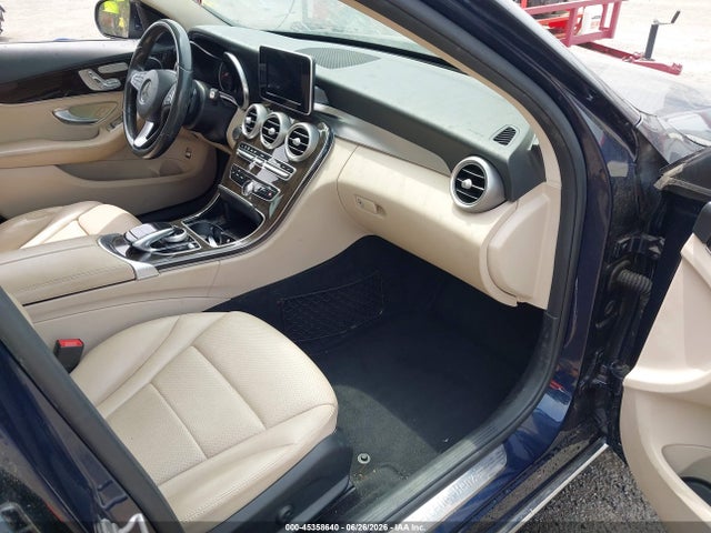 2015 Mercedes-benz C 300 მანქანა იყიდება აუქციონზე, vin: 55SWF4JB1FU089201, აუქციონის ნომერი: 45358640