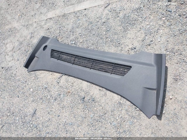 2023 Tesla Model Y Awd/long Range Dual Motor All-wheel Drive მანქანა იყიდება აუქციონზე, vin: 7SAYGDEE6PA171700, აუქციონის ნომერი: 45358651