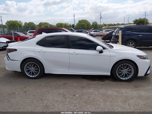 4T1G11AK4NU671801 Toyota CAMRY SE