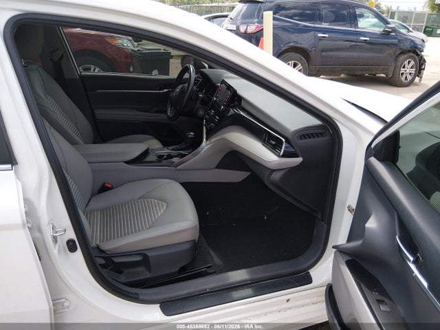 4T1G11AK4NU671801 Toyota CAMRY SE