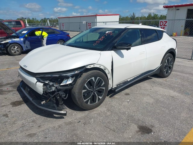 KIA Ev6 Wind 2023 KNDC34LA0P5603236 Image 2