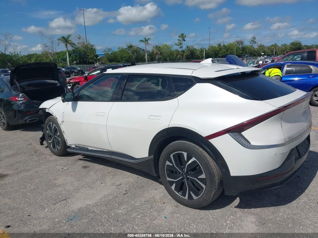 KIA Ev6 Wind 2023 KNDC34LA0P5603236 Image 3