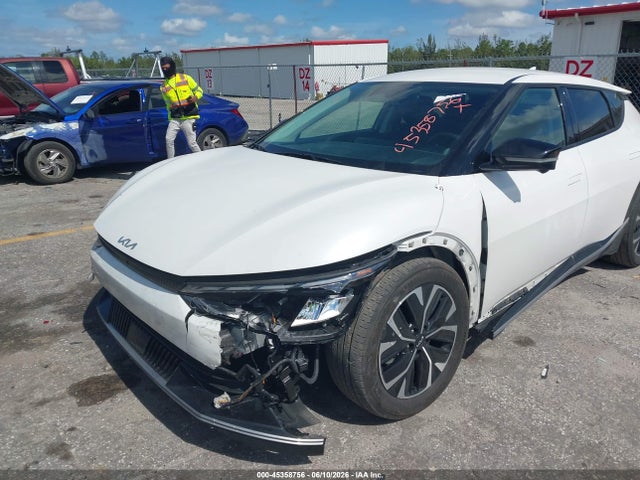 KIA Ev6 Wind 2023 KNDC34LA0P5603236 Image 6
