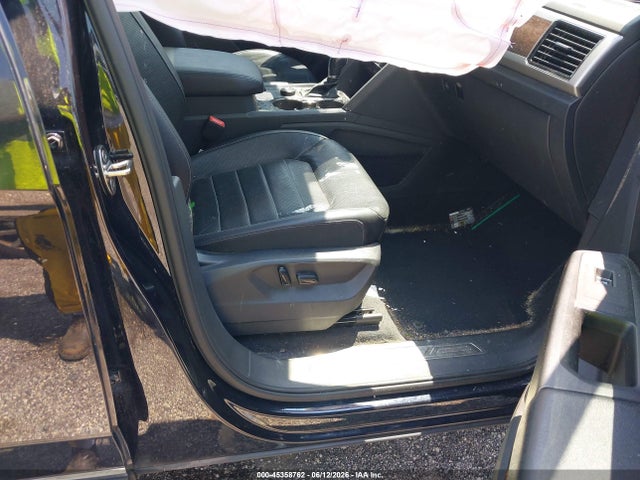 Продаж на аукціоні авто 2018 Volkswagen Atlas 3.6l V6 Sel Premium, vin: 1V2NR2CA2JC555610, номер лоту: 45358762