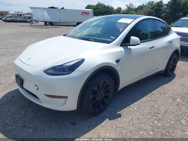Tesla Model Y Rwd 2023 7SAYGDED7PF956382 Image 2