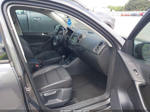 2016 Volkswagen Tiguan S მანქანა იყიდება აუქციონზე, vin: WVGAV7AX0GW608341, აუქციონის ნომერი: 45358882