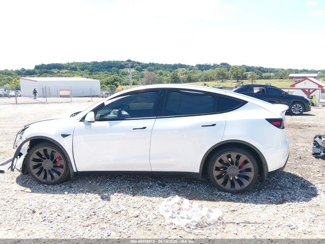 Продажа на аукционе авто 2022 Tesla Model Y Performance Dual Motor All-wheel Drive, vin: 7SAYGDEF7NF326490, номер лота: 45358912