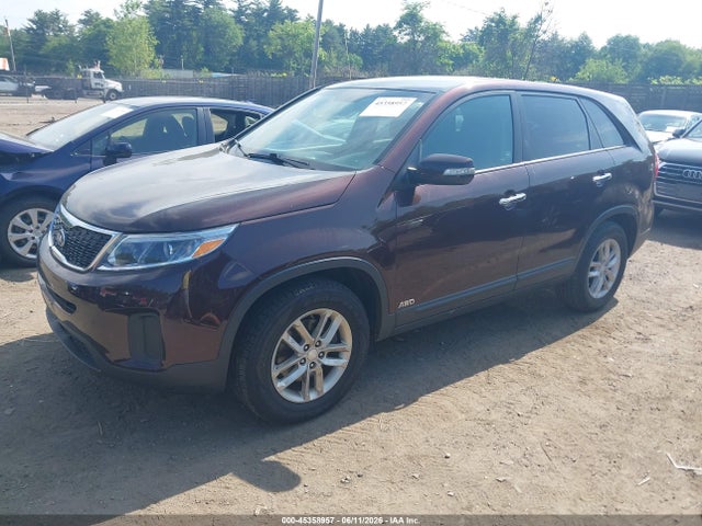 KIA SORENTO LX 2014 5XYKTCA69EG429434 Image 2