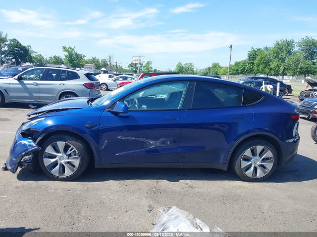 2021 Tesla Model Y Long Range Dual Motor All-wheel Drive მანქანა იყიდება აუქციონზე, vin: 5YJYGDEEXMF063852, აუქციონის ნომერი: 45359056