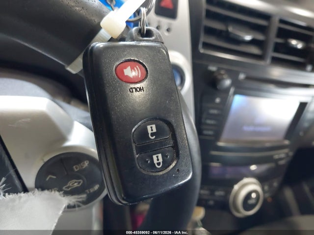 Продаж на аукціоні авто 2013 Toyota Prius V Three, vin: JTDZN3EU8D3231805, номер лоту: 45359092