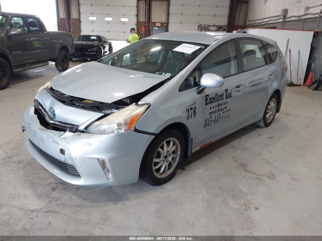 Продаж на аукціоні авто 2013 Toyota Prius V Three, vin: JTDZN3EU8D3231805, номер лоту: 45359092