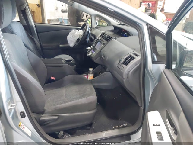 Продаж на аукціоні авто 2013 Toyota Prius V Three, vin: JTDZN3EU8D3231805, номер лоту: 45359092
