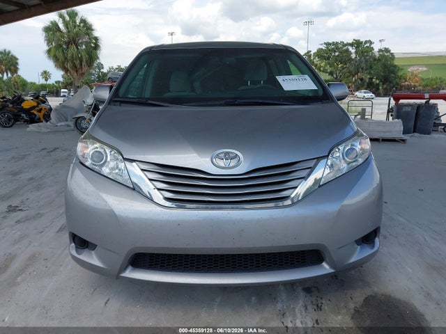 Продажа на аукционе авто 2017 Toyota Sienna Le 8 Passenger, vin: 5TDKZ3DCXHS888172, номер лота: 45359128