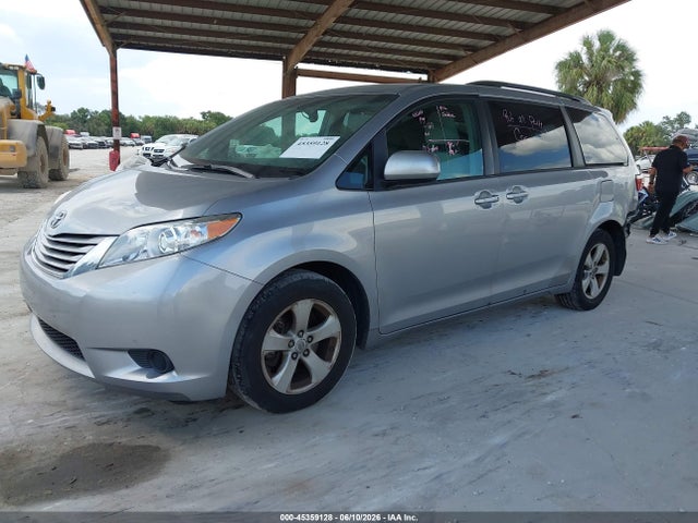 Продажа на аукционе авто 2017 Toyota Sienna Le 8 Passenger, vin: 5TDKZ3DCXHS888172, номер лота: 45359128