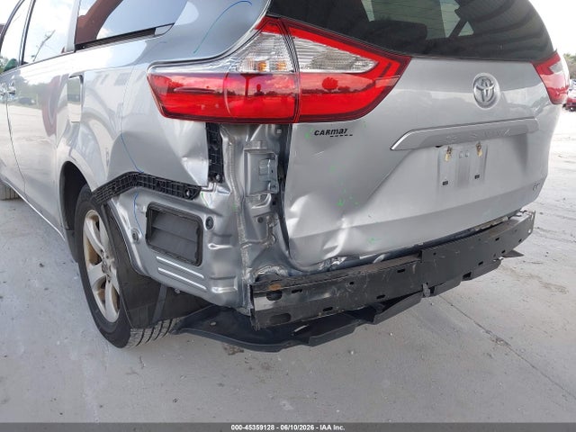Продажа на аукционе авто 2017 Toyota Sienna Le 8 Passenger, vin: 5TDKZ3DCXHS888172, номер лота: 45359128