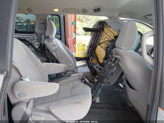 Продажа на аукционе авто 2017 Toyota Sienna Le 8 Passenger, vin: 5TDKZ3DCXHS888172, номер лота: 45359128