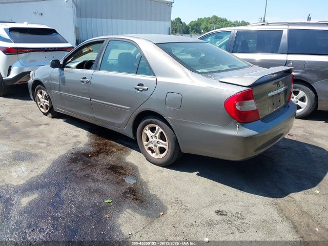 2002 Toyota Camry Le მანქანა იყიდება აუქციონზე, vin: 4T1BE32K12U533203, აუქციონის ნომერი: 45359192