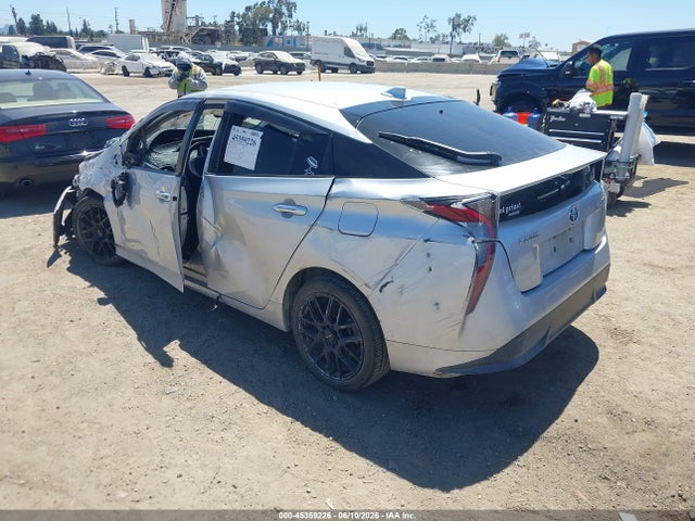 JTDKARFU9G3514457 Toyota Prius Three Touring