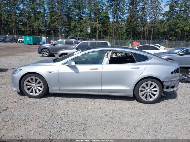 2016 Tesla Model S 60d/70d/75d/85d/90d მანქანა იყიდება აუქციონზე, vin: 5YJSA1E22GF157725, აუქციონის ნომერი: 45359242