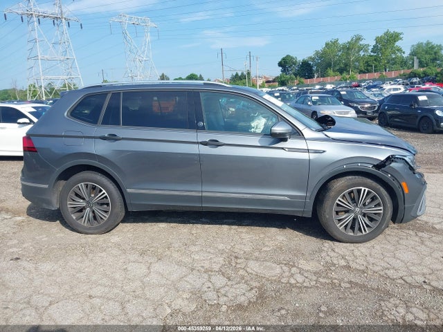 3VVTB7AX9RM232555 Volkswagen Tiguan 2.0t Wolfsburg Edition