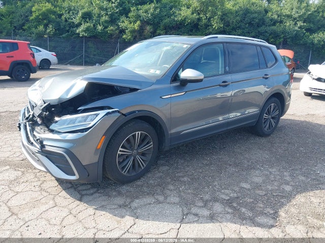 3VVTB7AX9RM232555 Volkswagen Tiguan 2.0t Wolfsburg Edition