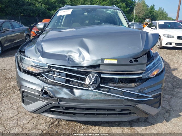 3VVTB7AX9RM232555 Volkswagen Tiguan 2.0t Wolfsburg Edition