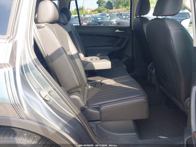 3VVTB7AX9RM232555 Volkswagen Tiguan 2.0t Wolfsburg Edition