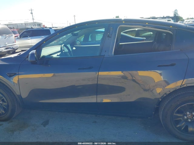 2026 Tesla Model Y Premium Rear-wheel Drive/rear-wheel Drive მანქანა იყიდება აუქციონზე, vin: 7SAYGDED5TA607440, აუქციონის ნომერი: 45359322
