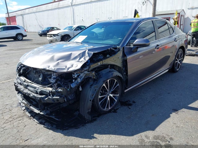 Toyota CAMRY SE 2018 4T1B11HK9JU130155 Image 2