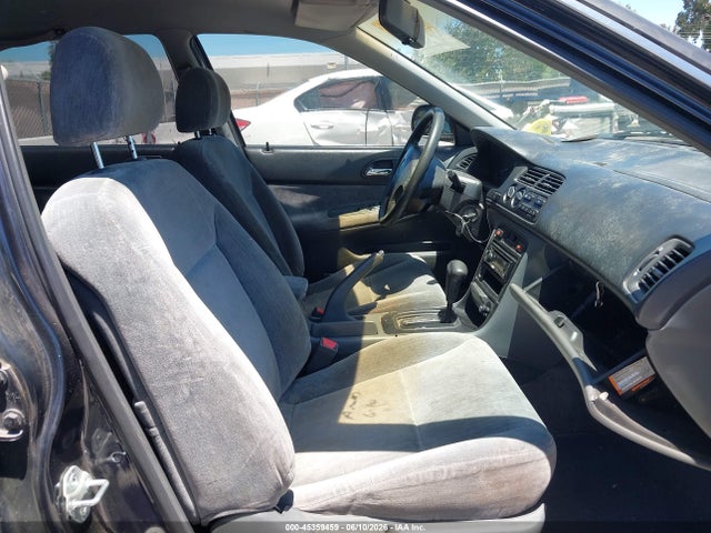 1994 Honda Accord Lx/ex მანქანა იყიდება აუქციონზე, vin: 1HGCD563XRA096129, აუქციონის ნომერი: 45359459