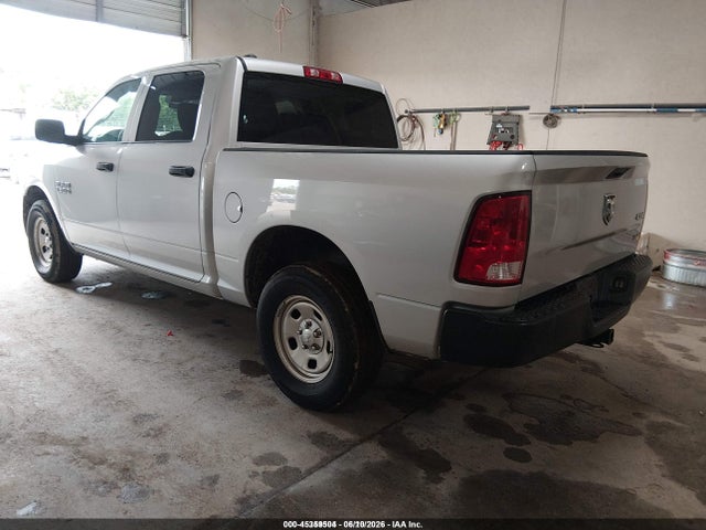 45359504 :رقم المزاد ، 1C6RR7KG1JS106146 vin ، 2018 Ram 1500 Tradesman  4x4 5'7 Box مزاد بيع