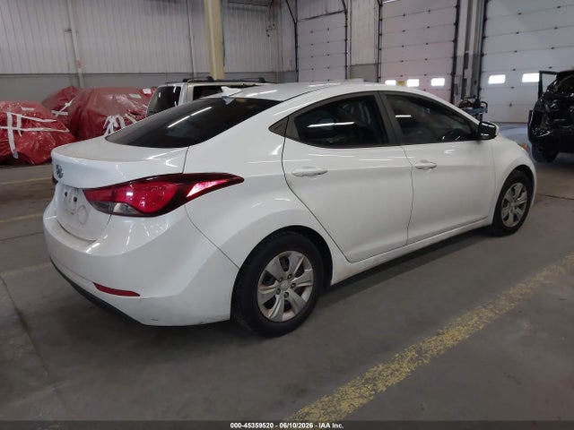 5NPDH4AE4GH695589 Hyundai ELANTRA SE