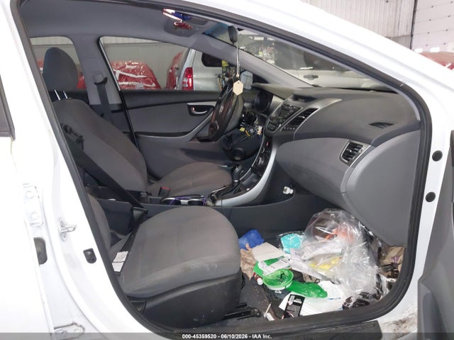 5NPDH4AE4GH695589 Hyundai ELANTRA SE