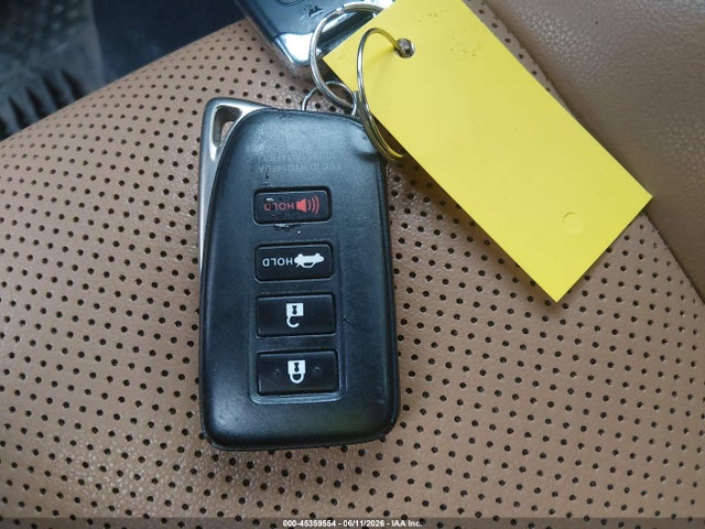 Lexus IS 300 2017 JTHCM1D25H5015108 Image 11