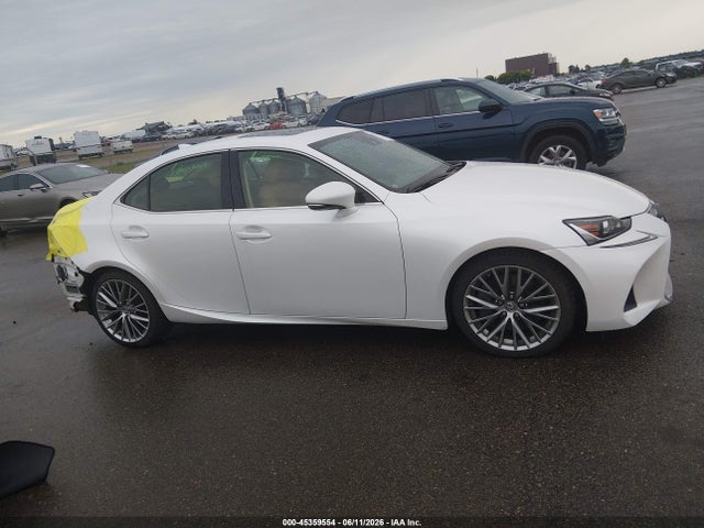 Lexus IS 300 2017 JTHCM1D25H5015108 Image 14