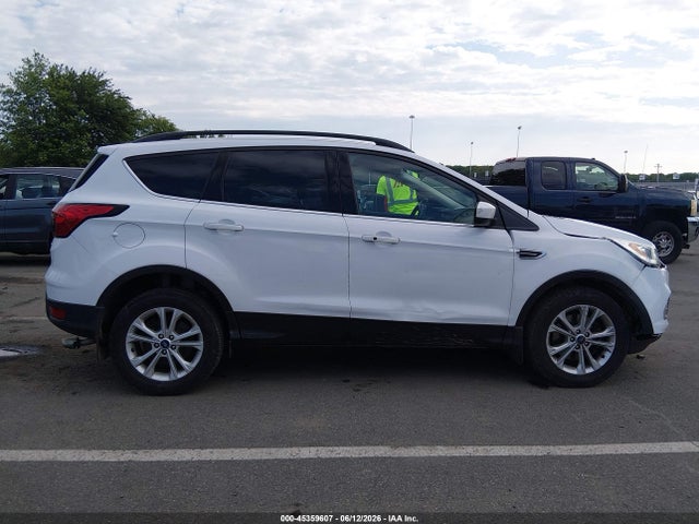1FMCU9HD2KUA66229 Ford ESCAPE SEL