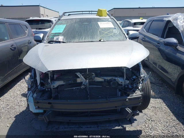 7MUFBABG8RV043831 Toyota Corolla Cross Hybrid Se