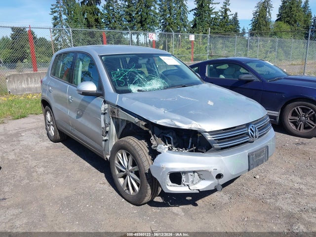 2017 Volkswagen Tiguan 2.0t/2.0t S მანქანა იყიდება აუქციონზე, vin: WVGBV7AX3HK047338, აუქციონის ნომერი: 45360123
