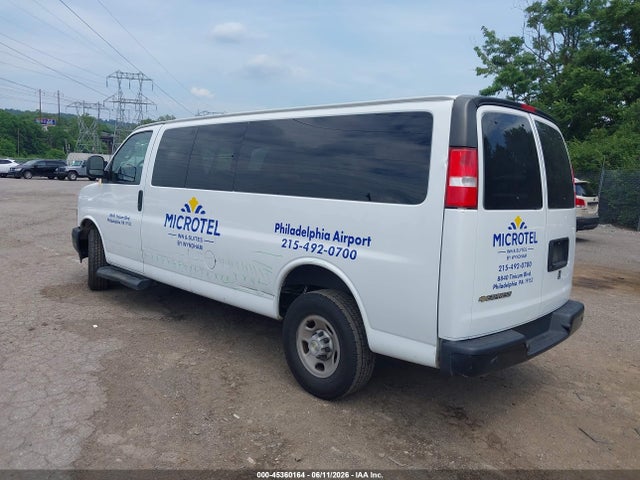 1GAZGNFP9N1286610 Chevrolet Express Passenger Rwd 3500 Extended Wheelbase Ls