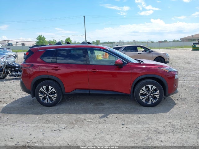 45360244 :رقم المزاد ، 5N1AT3BB6MC758677 vin ، 2021 Nissan Rogue Sv Intelligent Awd مزاد بيع