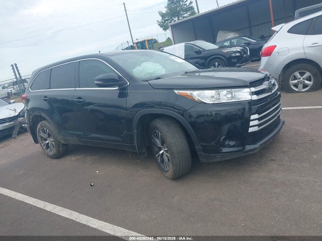 2017 Toyota Highlander Le მანქანა იყიდება აუქციონზე, vin: 5TDZZRFH0HS221671, აუქციონის ნომერი: 45360342