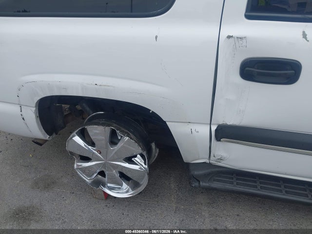 2003 Chevrolet Suburban 1500 Ls მანქანა იყიდება აუქციონზე, vin: 3GNEC16T23G238203, აუქციონის ნომერი: 45360346
