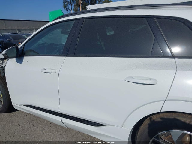 WA1LAAGE7MB001300 Audi E-tron Premium Plus Quattro
