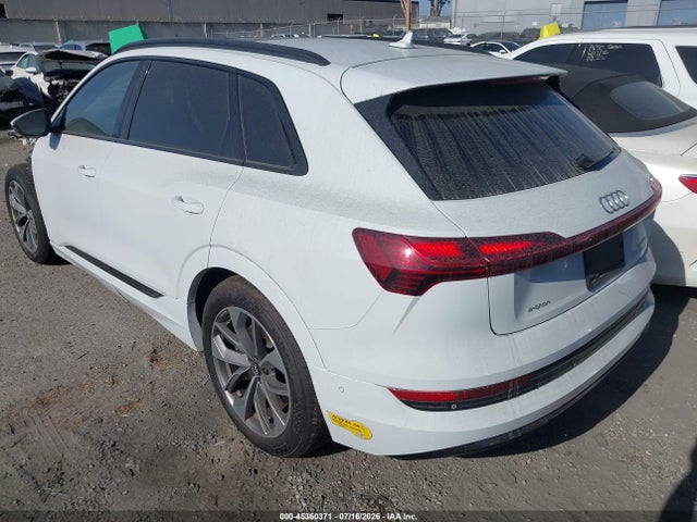 WA1LAAGE7MB001300 Audi E-tron Premium Plus Quattro