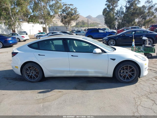 2021 Tesla Model 3 Standard Range Plus Rear-wheel Drive მანქანა იყიდება აუქციონზე, vin: 5YJ3E1EA5MF051717, აუქციონის ნომერი: 45360467